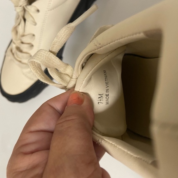 Lisa + Vicky women’s sneakers size 7.5 - Picture 5 of 7